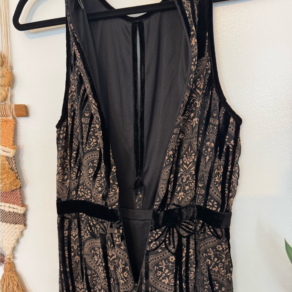 Topshop Patterned Jumpsuit with Peekaboo Keyhole, Wide Leg - Picture 5 of 7